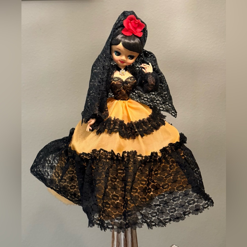 Vintage 1960 Spanish girl Big Eye Bradley Doll.